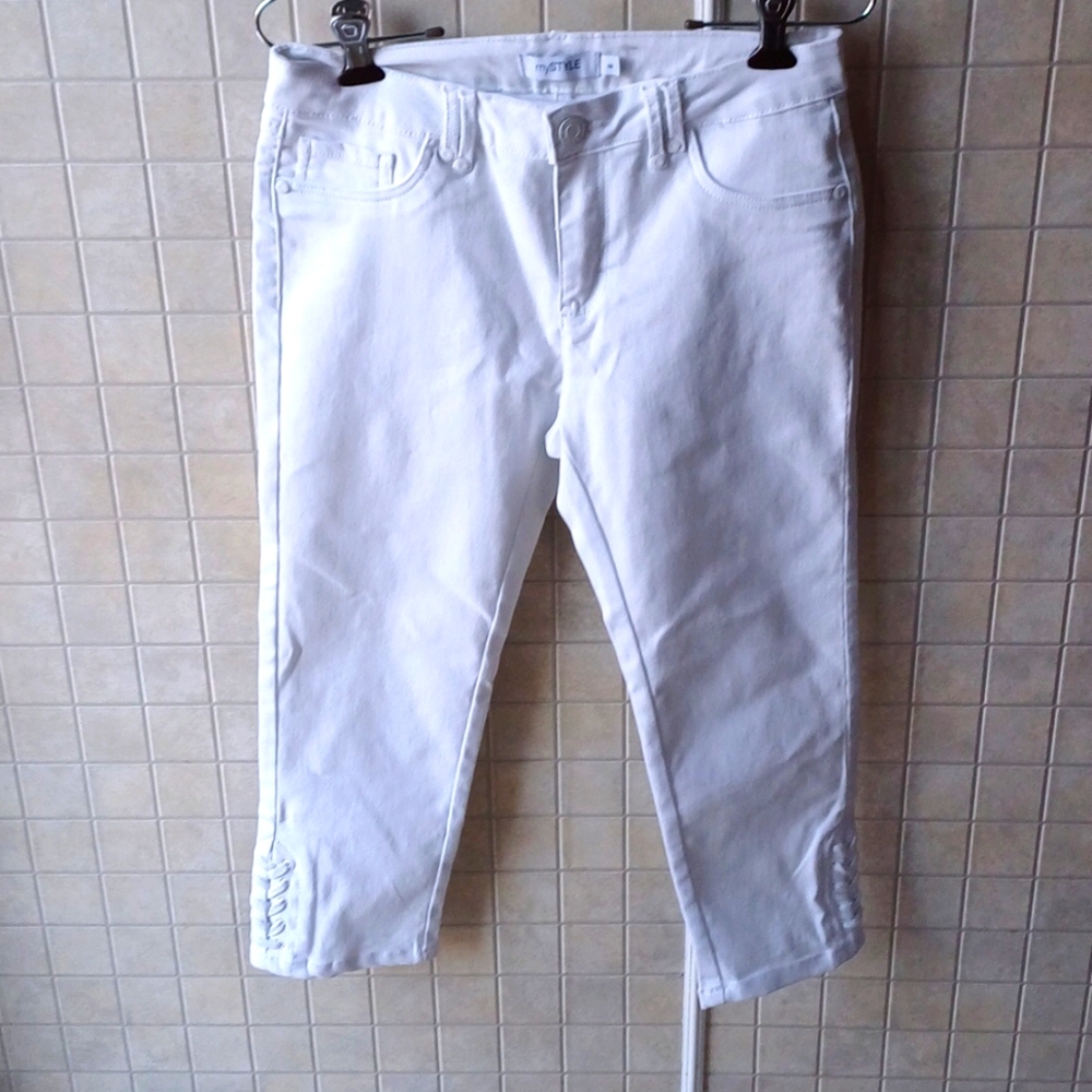 White capris